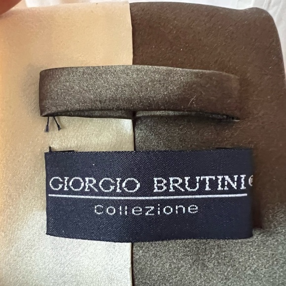 Giorgio Brutini  Collezione Men's 100% Silk Scarf Shades of Gray 4" x 58" - Picture 4 of 4